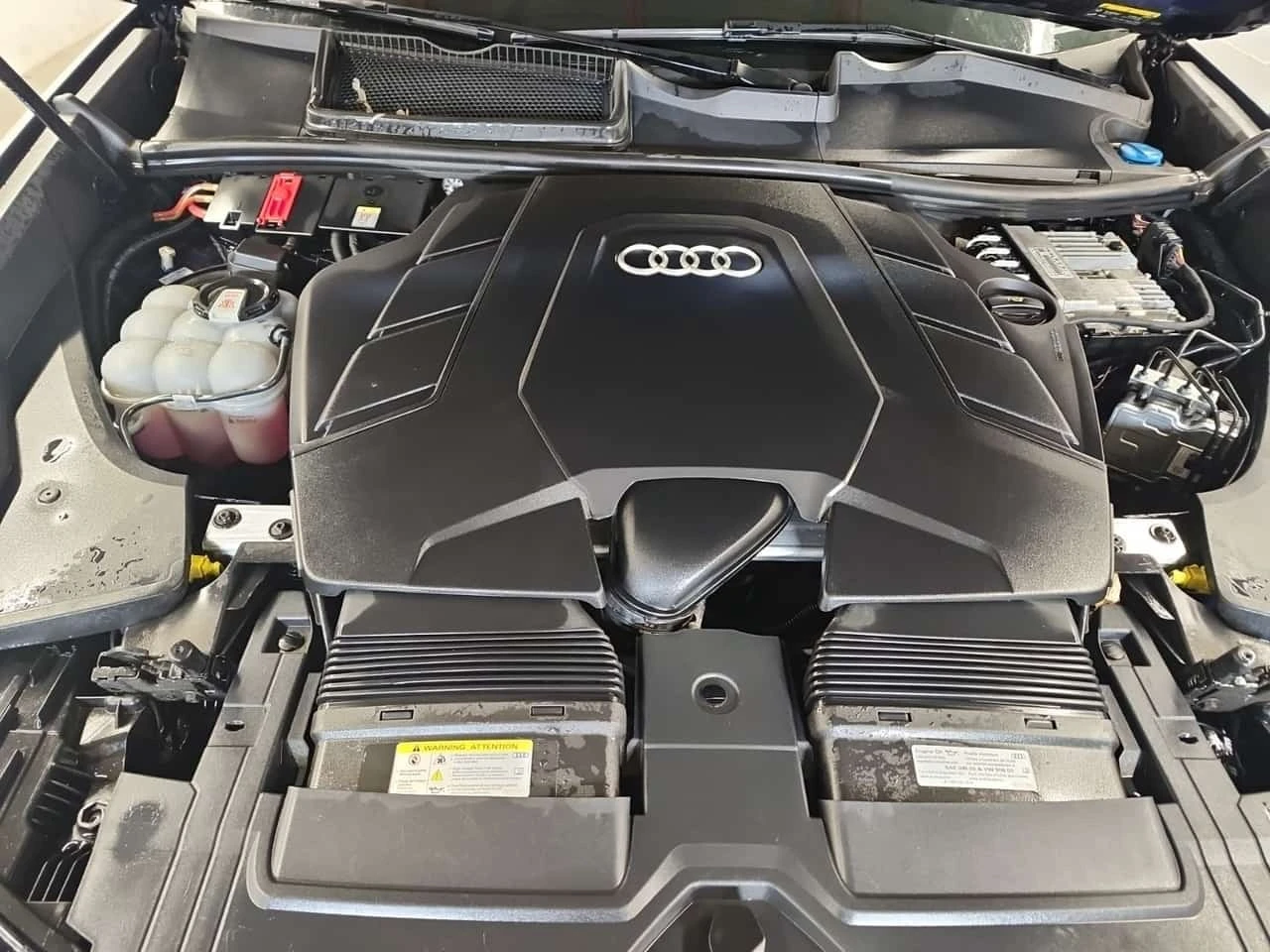 Audi Q8 * PROGRESSIV * CARFAX * ОБДУХВАНЕ * 360 * ПАНО * , снимка 17 - Автомобили и джипове - 56619291