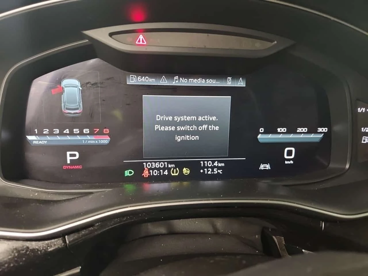 Audi Q8 * PROGRESSIV * CARFAX * ОБДУХВАНЕ * 360 * ПАНО * , снимка 10 - Автомобили и джипове - 56619291