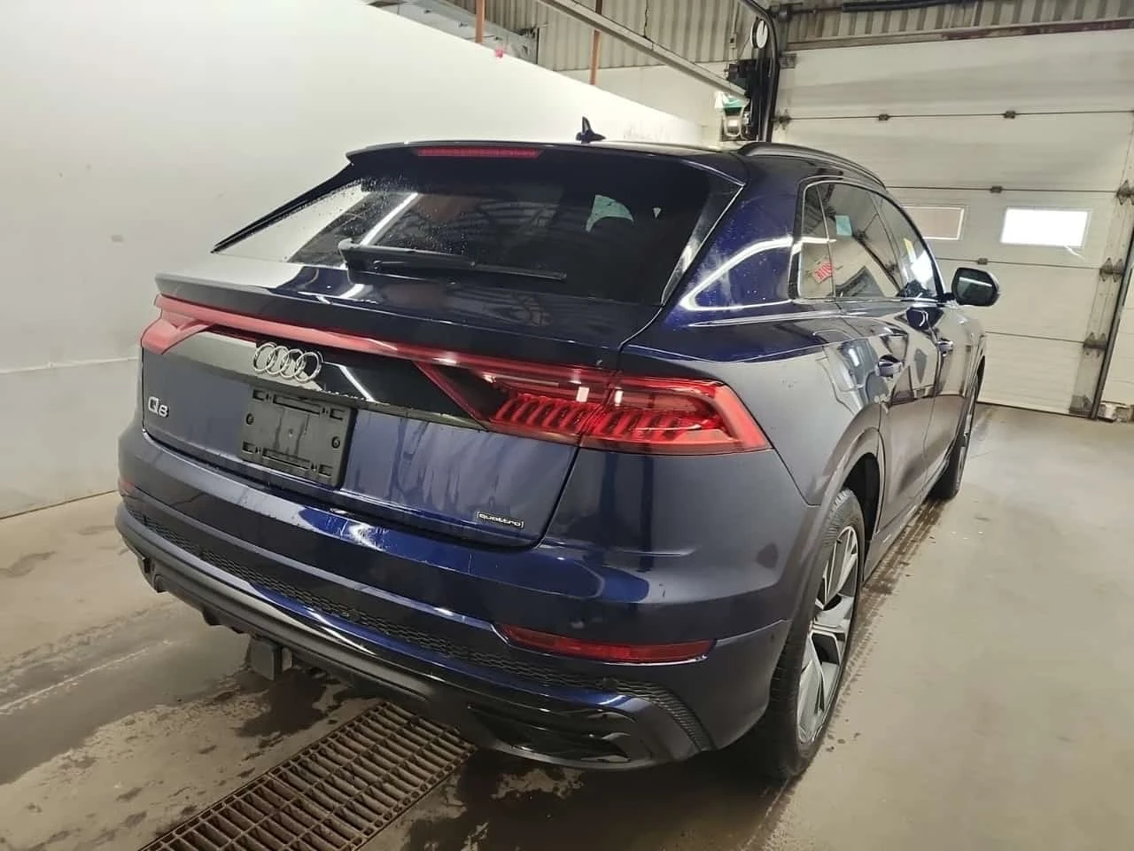 Audi Q8 * PROGRESSIV * CARFAX * ОБДУХВАНЕ * 360 * ПАНО * , снимка 3 - Автомобили и джипове - 56619291