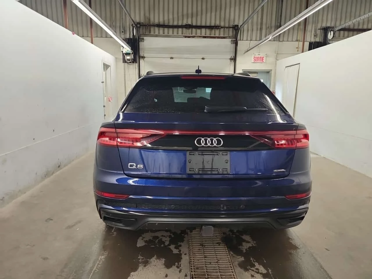Audi Q8 * PROGRESSIV * CARFAX * ОБДУХВАНЕ * 360 * ПАНО * , снимка 4 - Автомобили и джипове - 56619291