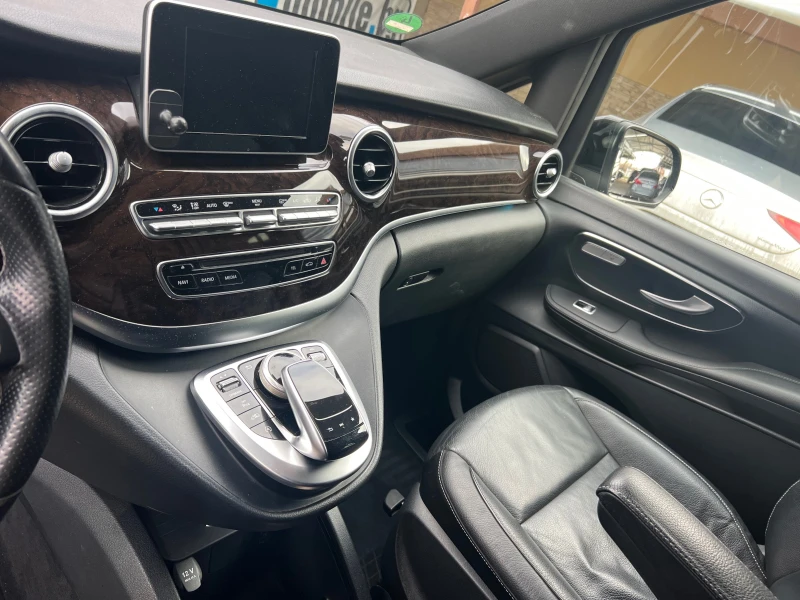 Mercedes-Benz V 250 Германия перфект, снимка 10 - Бусове и автобуси - 53184158