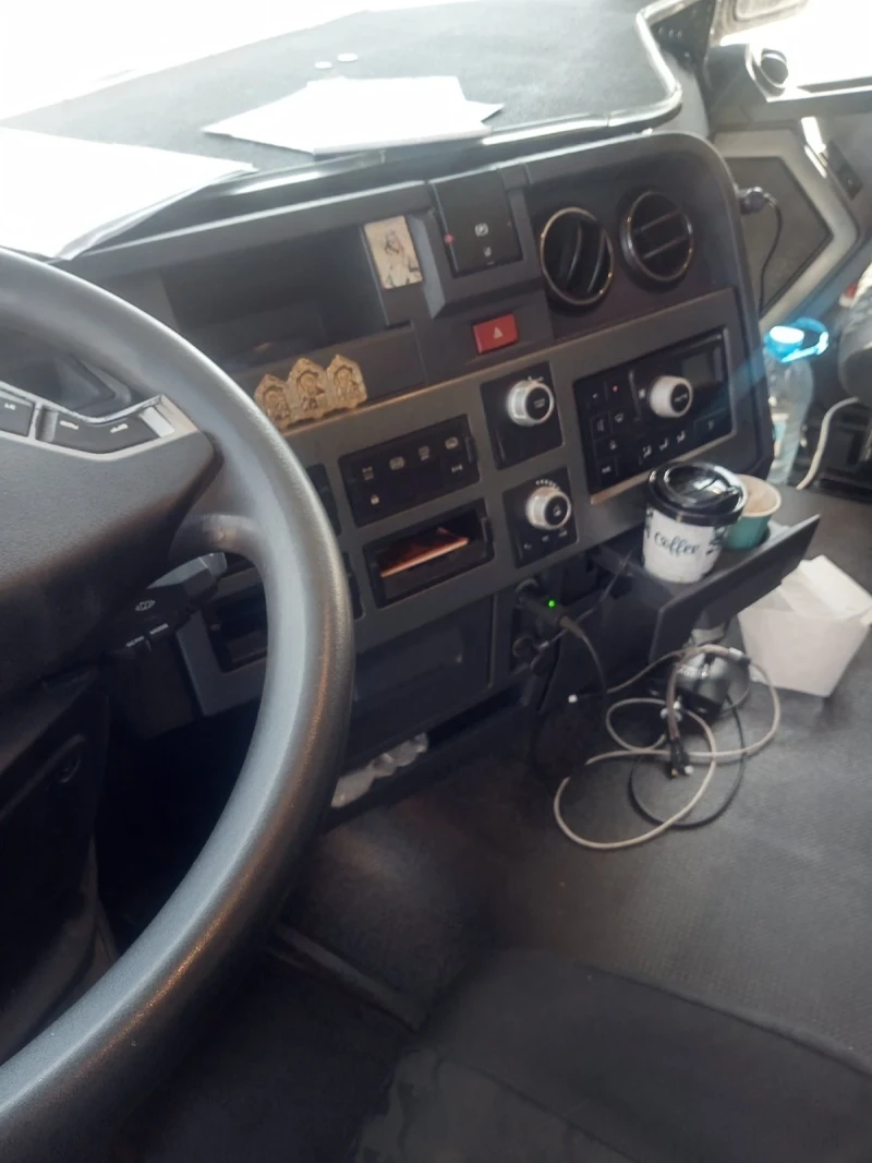 Renault T 440 FH13, снимка 6 - Камиони - 53024927