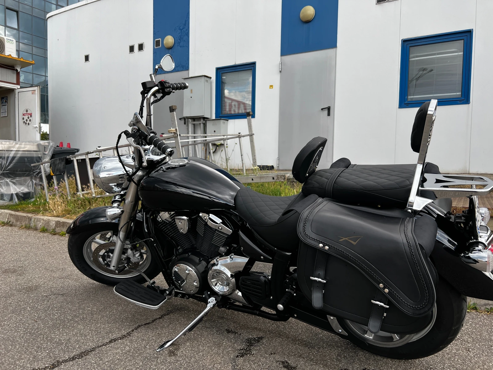Yamaha V-Star Midnight Star