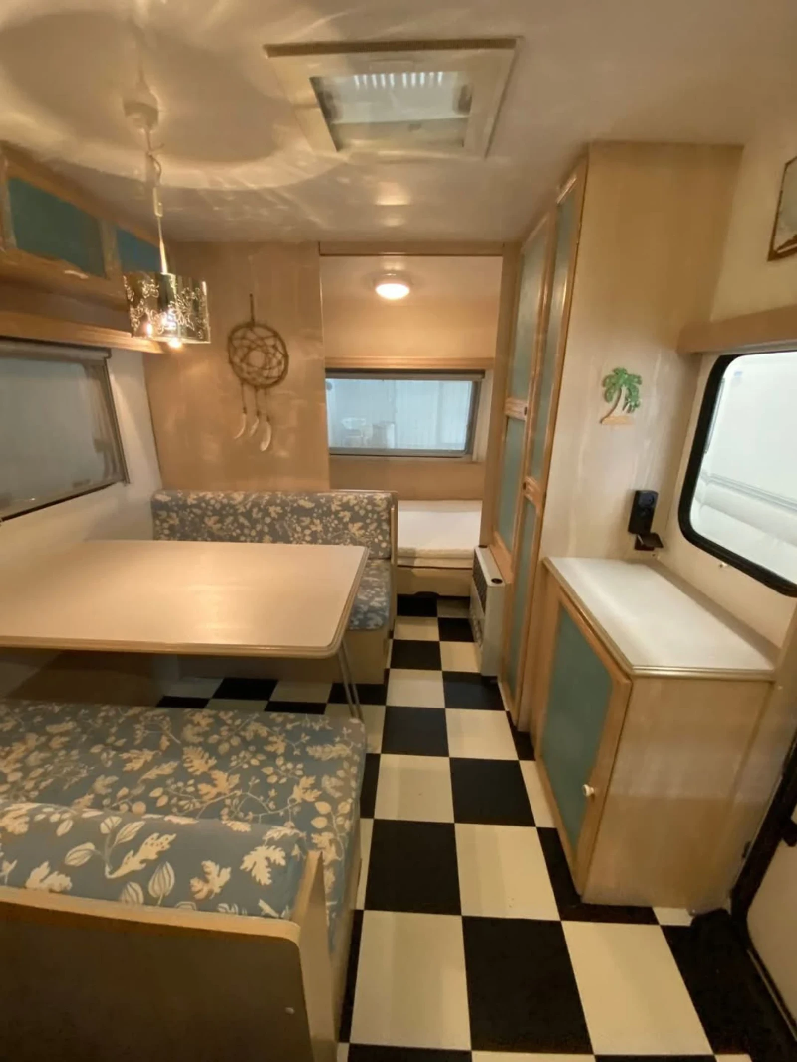 Каравана Caravelair Bamba 416 - изображение 7