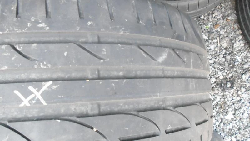 Гуми Летни 235/35R19, снимка 3 - Гуми и джанти - 22369297