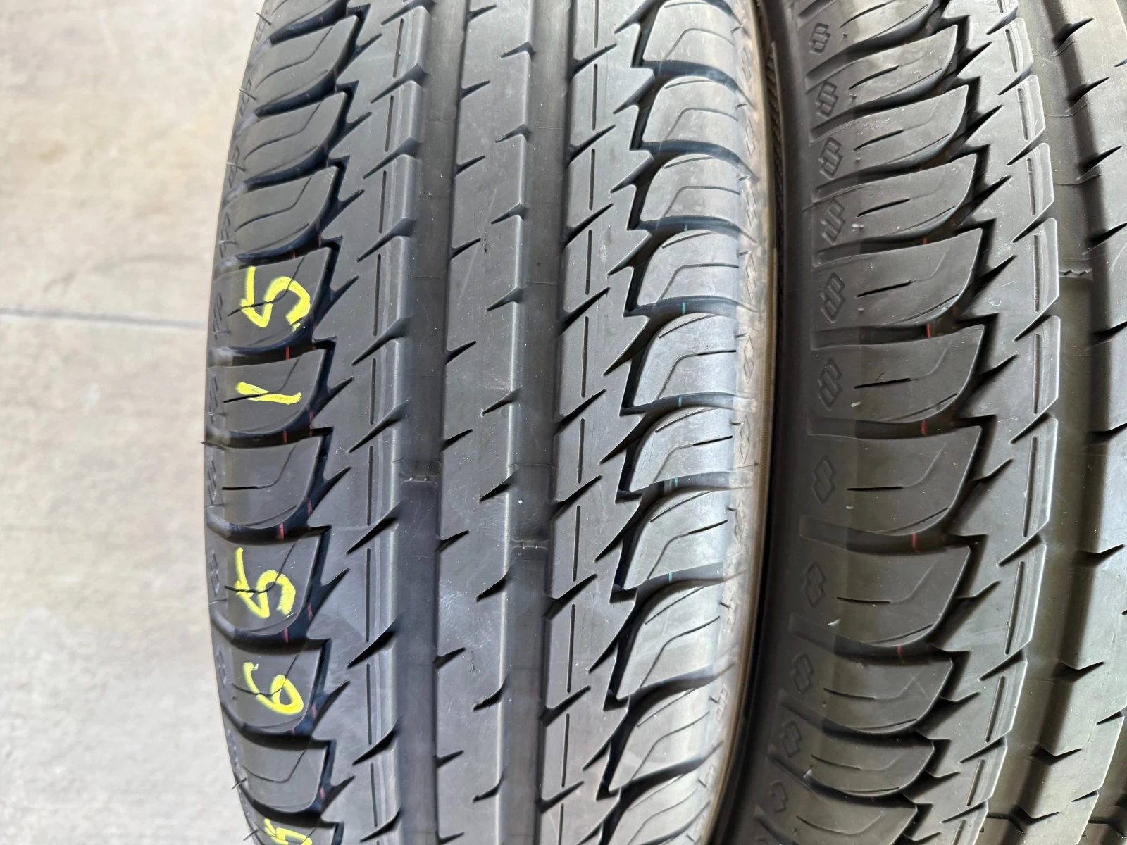 Гуми Летни 195/65R15, снимка 4 - Гуми и джанти - 54928214