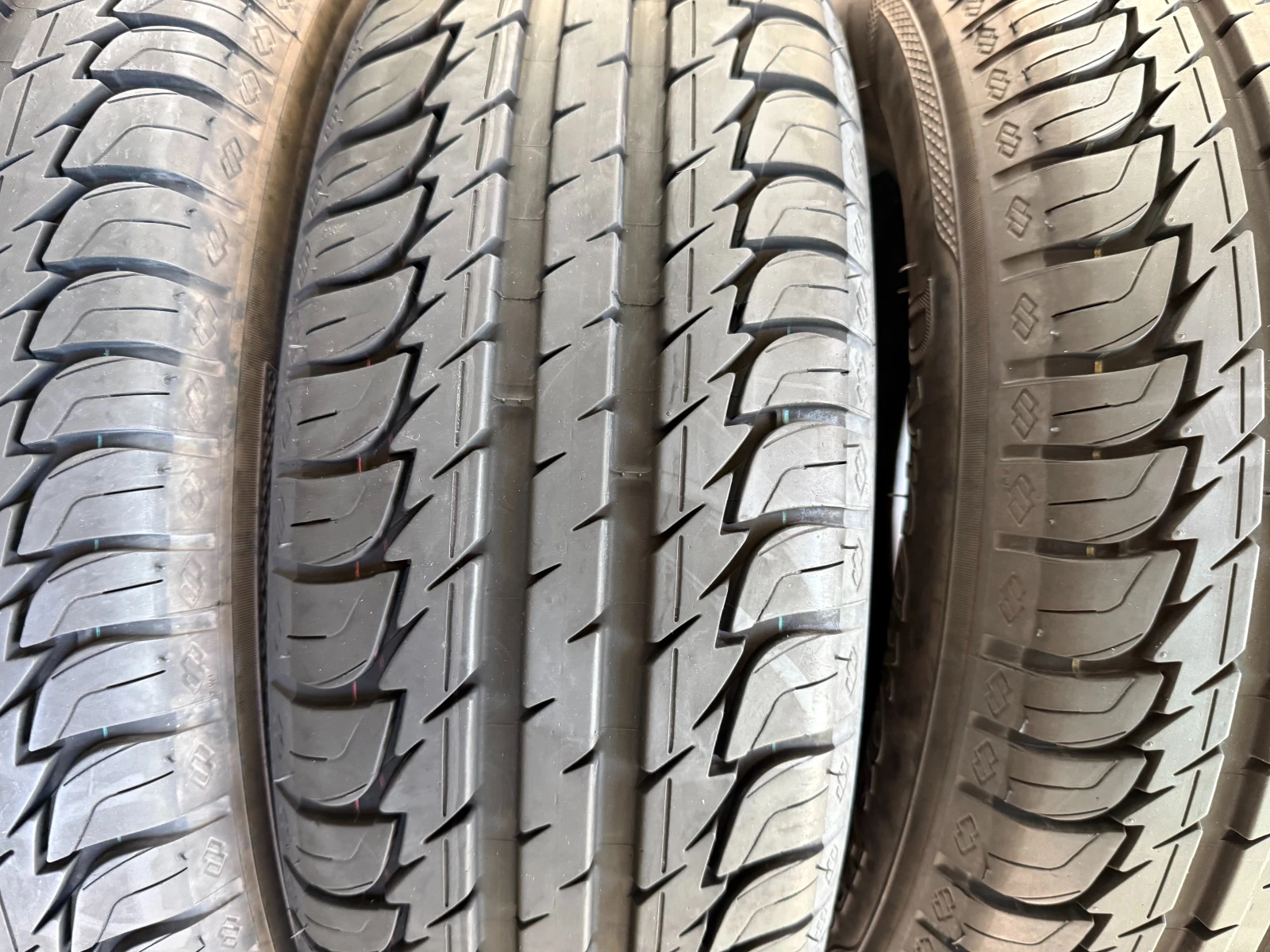 Гуми Летни 195/65R15, снимка 5 - Гуми и джанти - 54928214