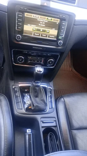 Skoda Superb Бензин , снимка 10