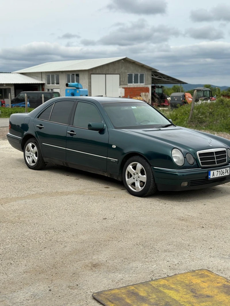 Mercedes-Benz E 290, снимка 9 - Автомобили и джипове - 47363544