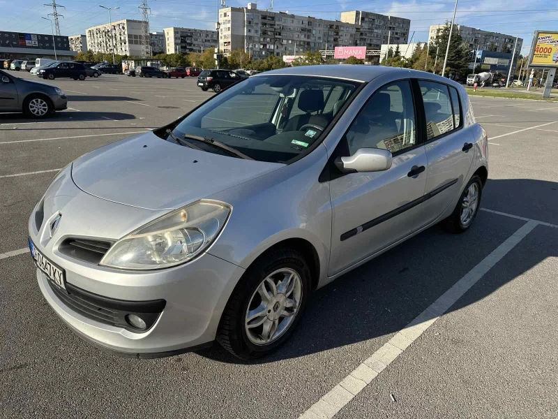 Renault Clio 1.4i 98hp, снимка 1 - Автомобили и джипове - 48370524