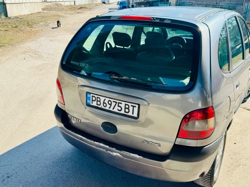 Renault Scenic 1.8, снимка 6 - Автомобили и джипове - 49232348