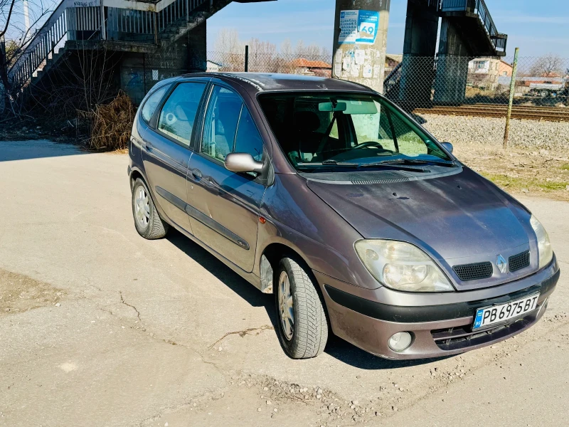 Renault Scenic 1.8, снимка 5 - Автомобили и джипове - 49232348