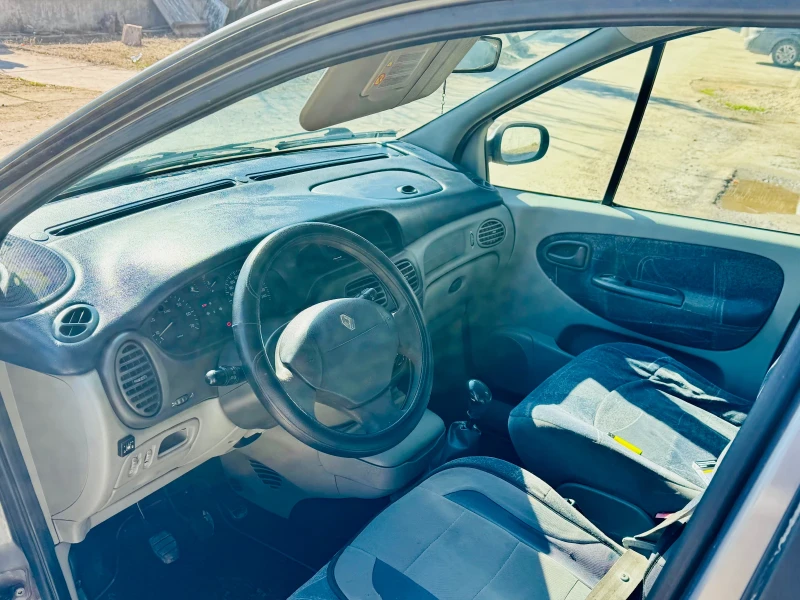 Renault Scenic 1.8, снимка 9 - Автомобили и джипове - 49232348