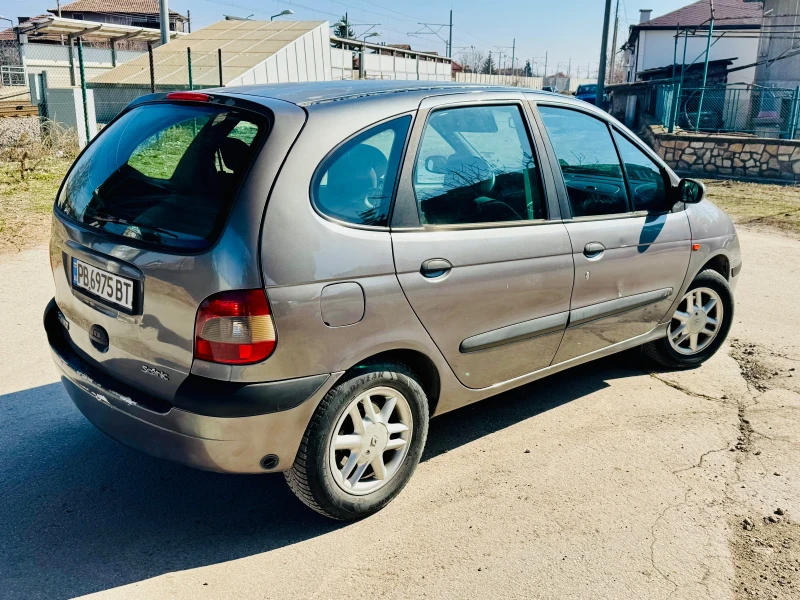 Renault Scenic 1.8, снимка 3 - Автомобили и джипове - 49232348