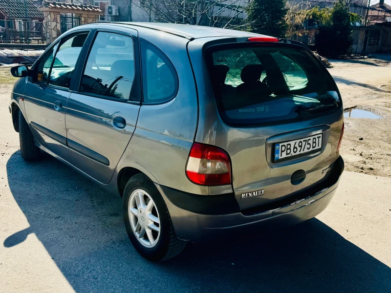 Renault Scenic 1.8, снимка 7 - Автомобили и джипове - 49232348