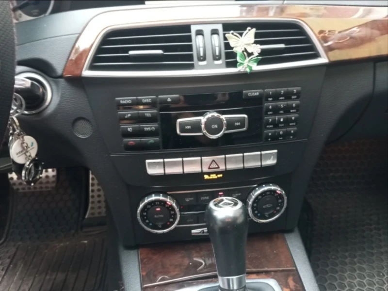 Mercedes-Benz C 250, снимка 14 - Автомобили и джипове - 51981925