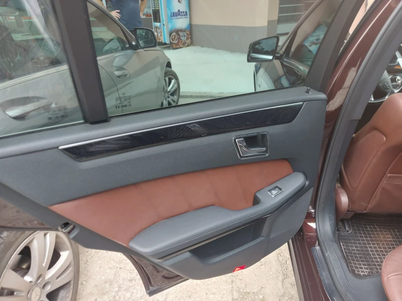 Mercedes-Benz E 250 CDI AVANTGARDE, снимка 9 - Автомобили и джипове - 51696416