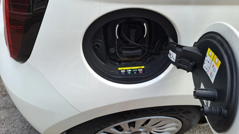 Fiat 500, снимка 5 - Автомобили и джипове - 52396778