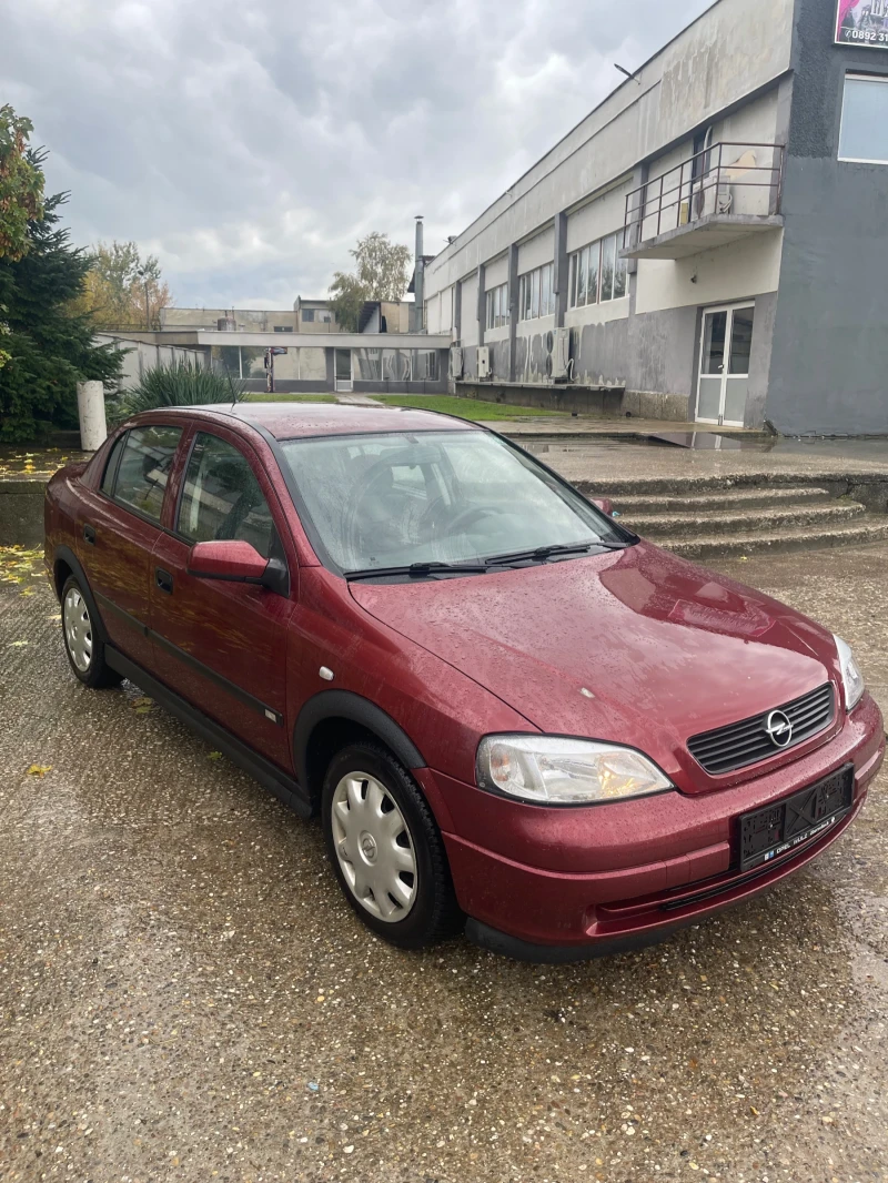 Opel Astra 1.6 Клима Стария двигател, снимка 2 - Автомобили и джипове - 52169582