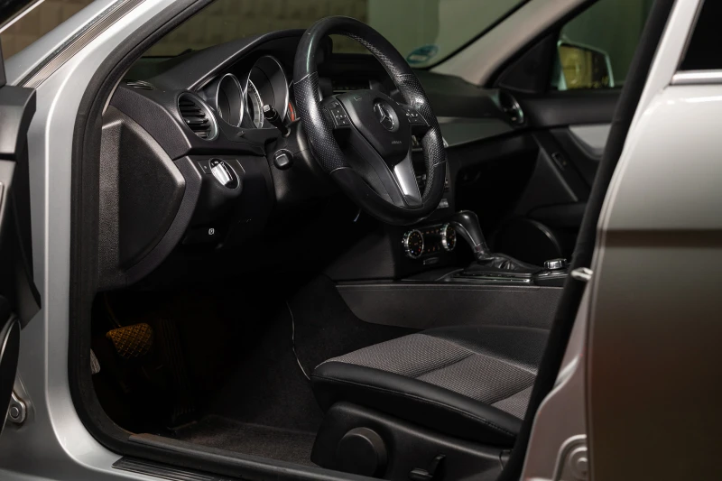 Mercedes-Benz C 300 CDI * 4MATIC * 7G-TRONIC * ПОДГРЕВ, снимка 7 - Автомобили и джипове - 52409782