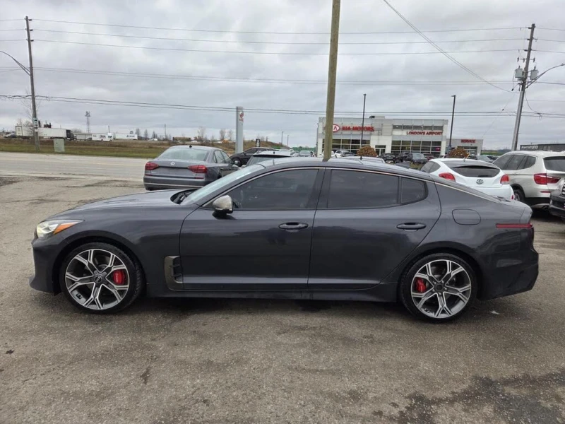 Kia Stinger ОБДУХВАНЕ* ПАМЕТ* ПАНОРАМА* ПОДГРЕВ* КОЖА* КАМЕРА*, снимка 6 - Автомобили и джипове - 53063639