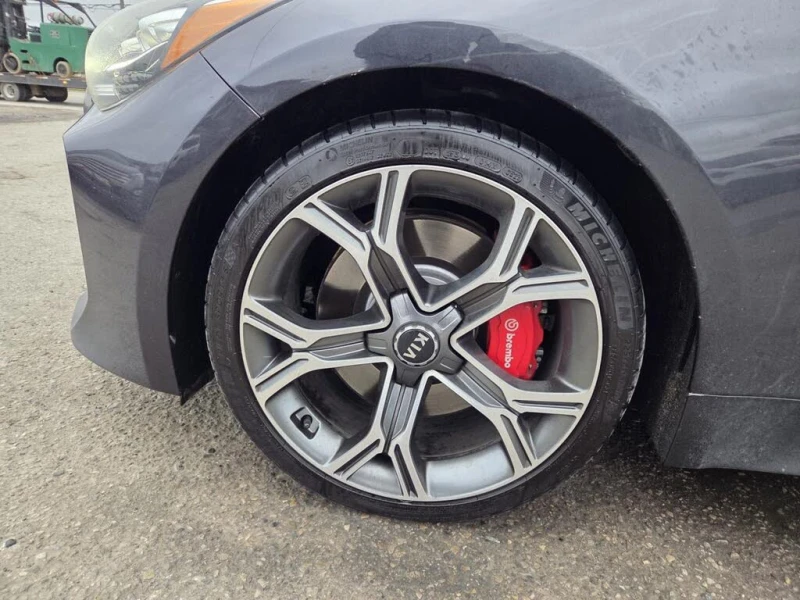 Kia Stinger ОБДУХВАНЕ* ПАМЕТ* ПАНОРАМА* ПОДГРЕВ* КОЖА* КАМЕРА*, снимка 8 - Автомобили и джипове - 53063639