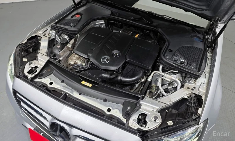 Mercedes-Benz E 220, снимка 6 - Автомобили и джипове - 53205601