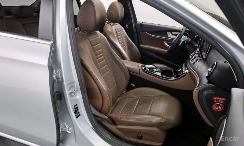 Mercedes-Benz E 220, снимка 12 - Автомобили и джипове - 53205601