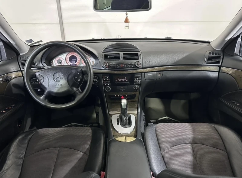 Mercedes-Benz E 270 * AUTO* , снимка 8 - Автомобили и джипове - 53340301