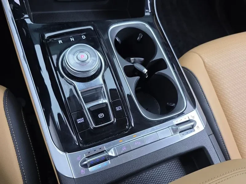 Kia Carnival, снимка 9 - Автомобили и джипове - 55556921