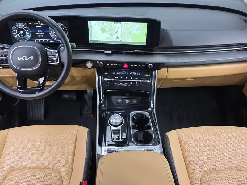 Kia Carnival, снимка 7 - Автомобили и джипове - 55556921
