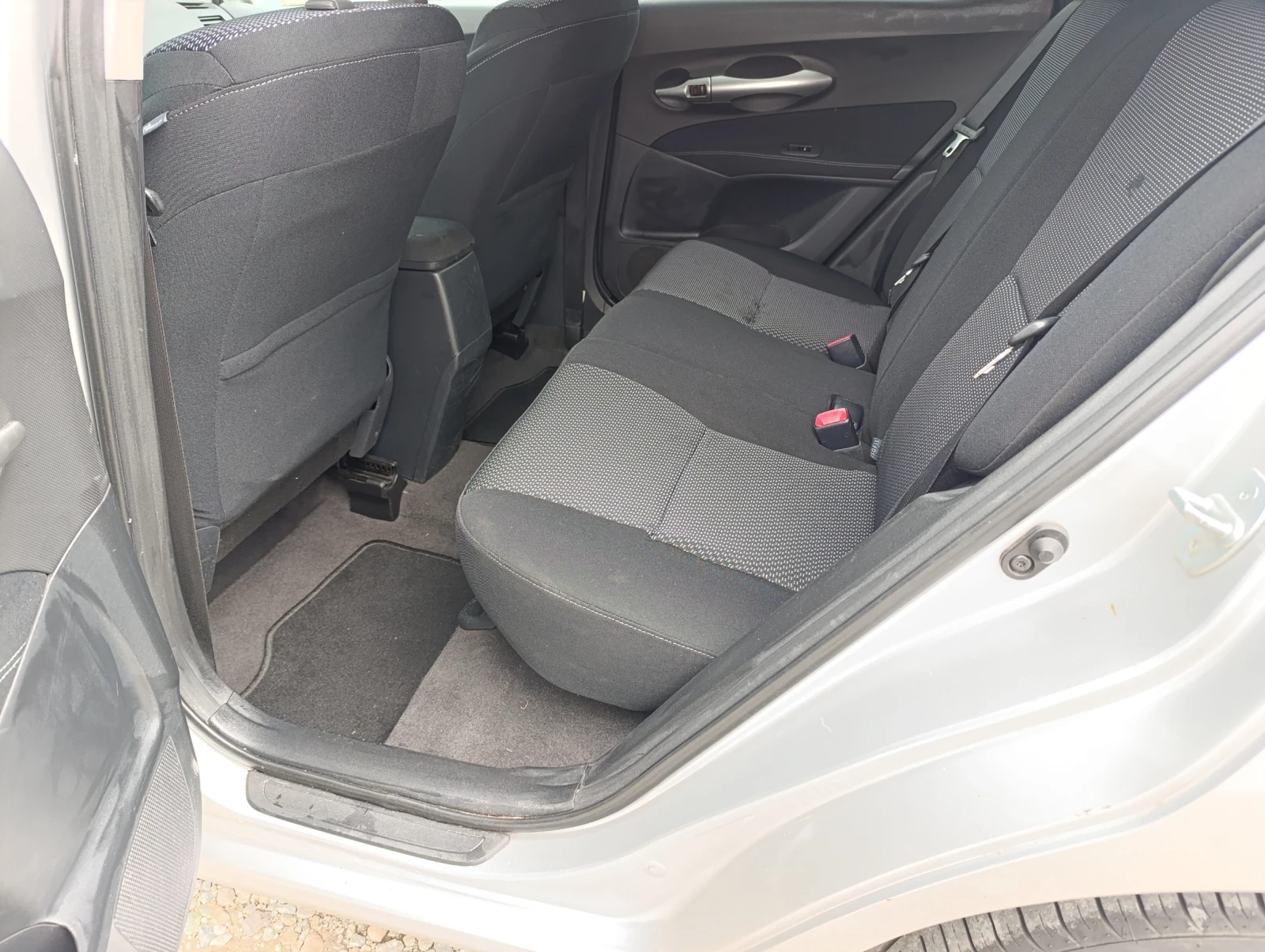 Toyota Auris 1.4 Turbodiesel - изображение 9