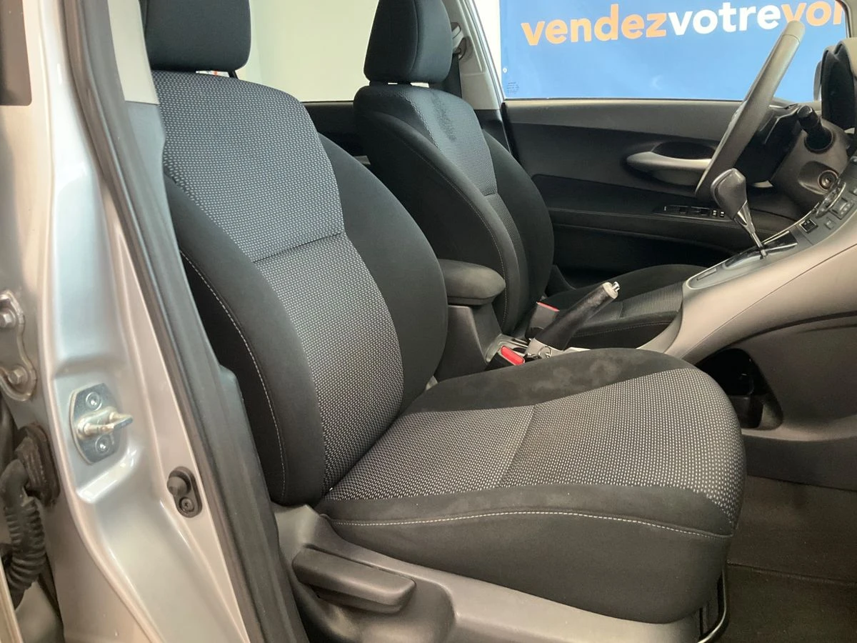Toyota Auris 1.4 Turbodiesel - изображение 3