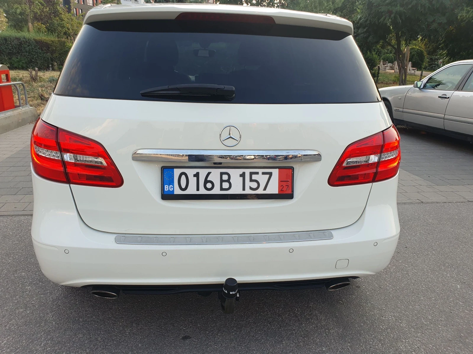Mercedes-Benz B 200  AUT NAVI PODGREV PANORAMA KAMERA AMG - изображение 6