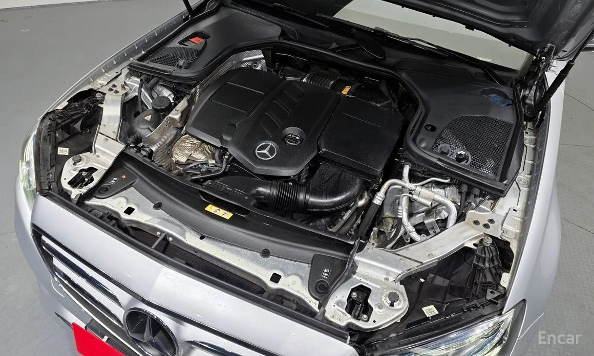 Mercedes-Benz E 220  - изображение 6