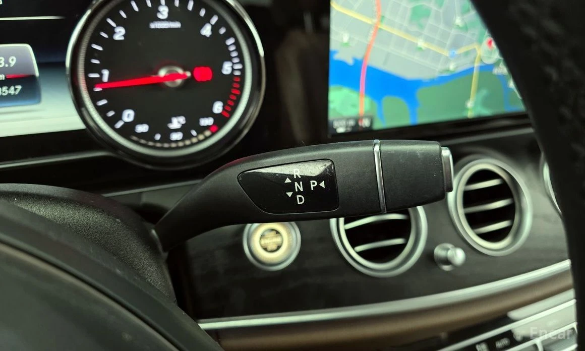 Mercedes-Benz E 220  - изображение 9