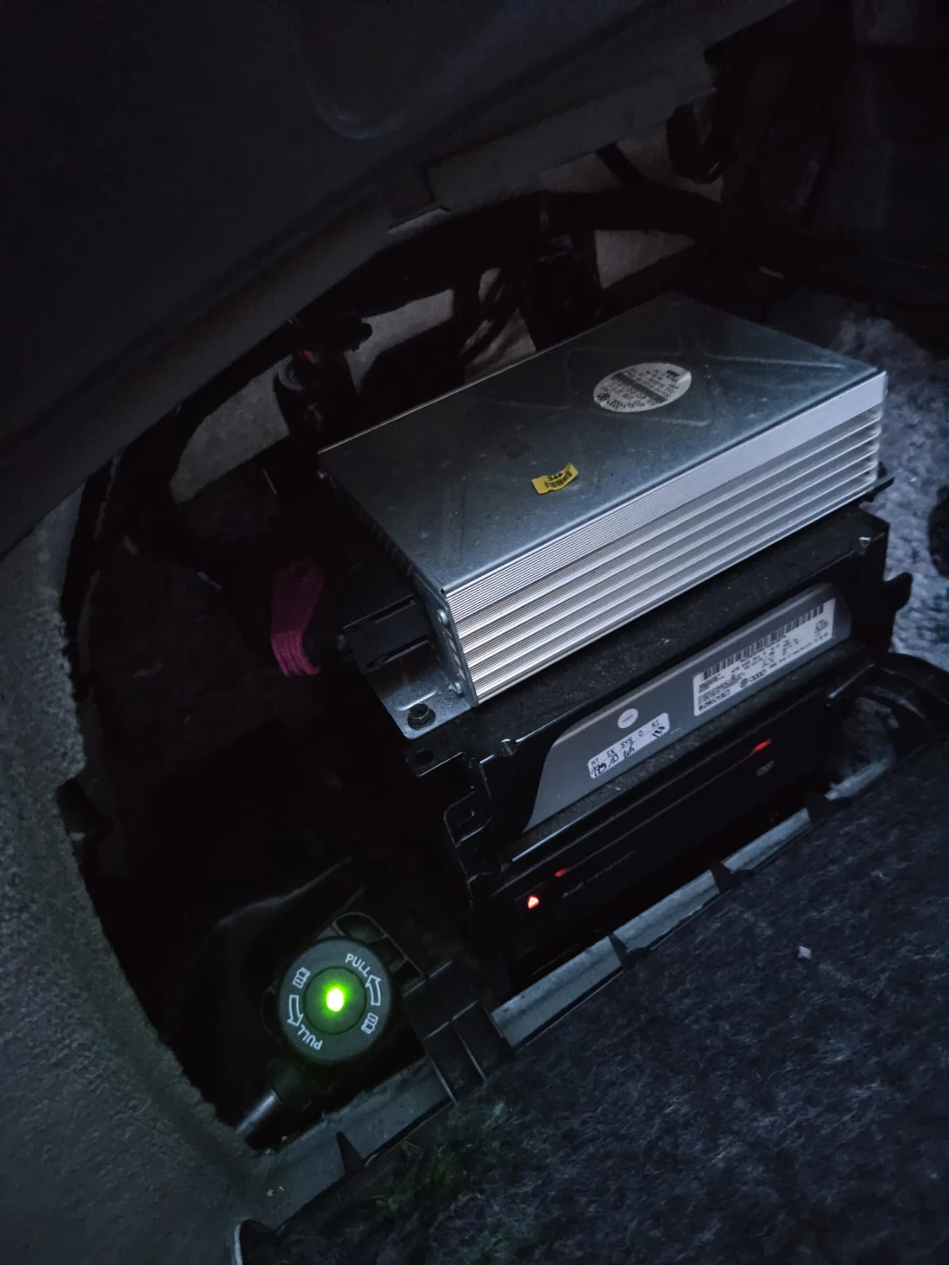 Audi A6 2.0 140к.с 6 с.к, снимка 17 - Автомобили и джипове - 53623655