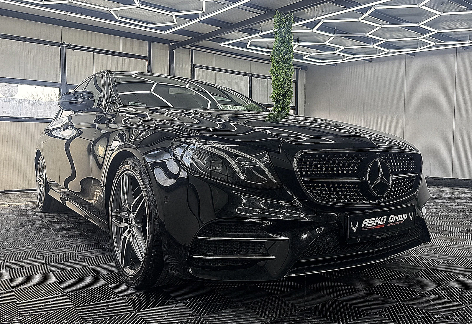 Mercedes-Benz E 220 AMG-line/KeylessGo/ 360-kamera/9gt/СОБСТВЕН ЛИЗИНГ - изображение 3