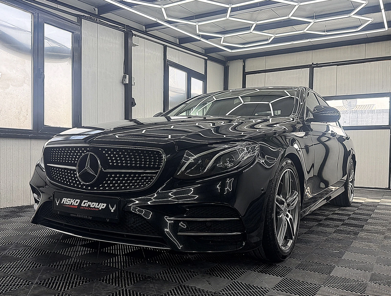 Mercedes-Benz E 220 AMG-line/KeylessGo/ 360-kamera/9gt/�������� ������ | Mobile.bg � ����������� 1