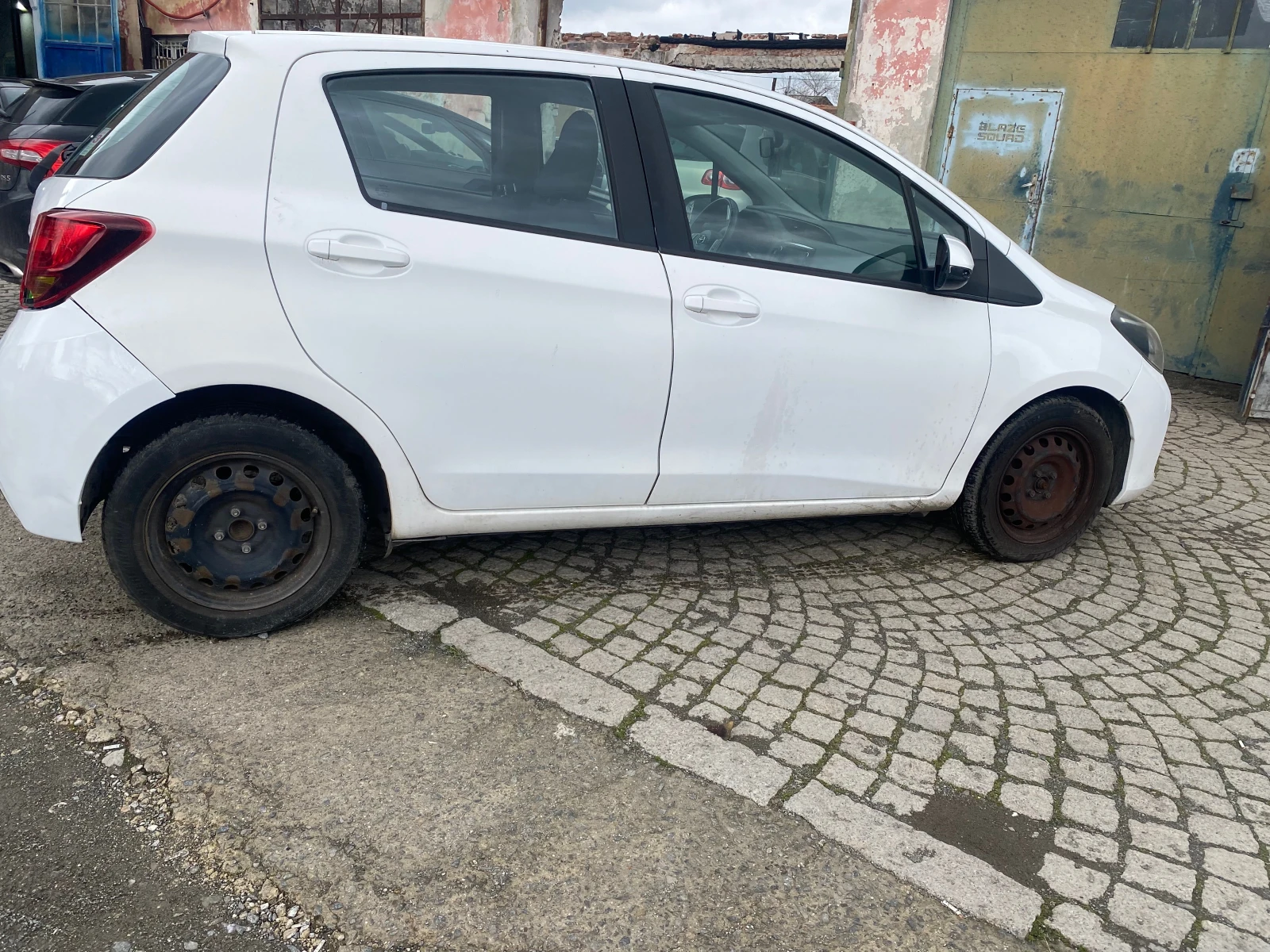 Toyota Yaris 1, 4, снимка 5 - Автомобили и джипове - 54033431
