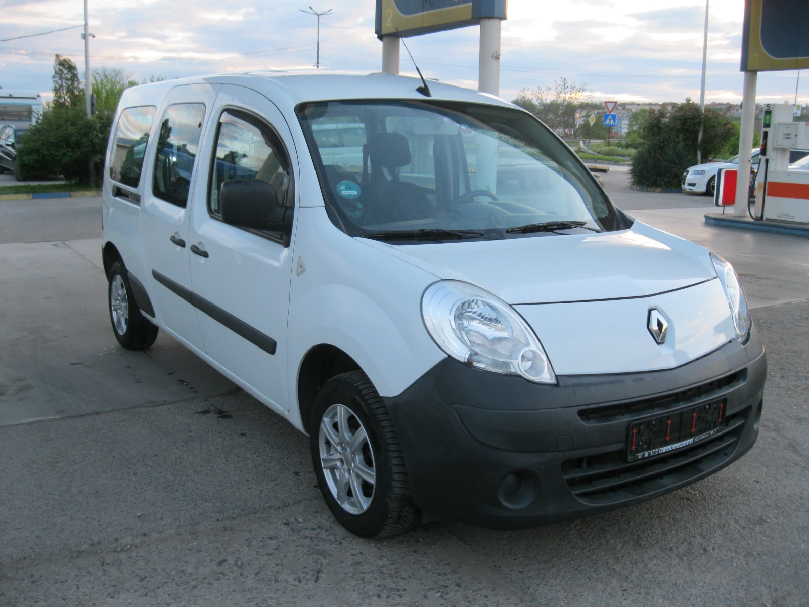 Renault Kangoo MAXI, снимка 2 - Автомобили и джипове - 54259245