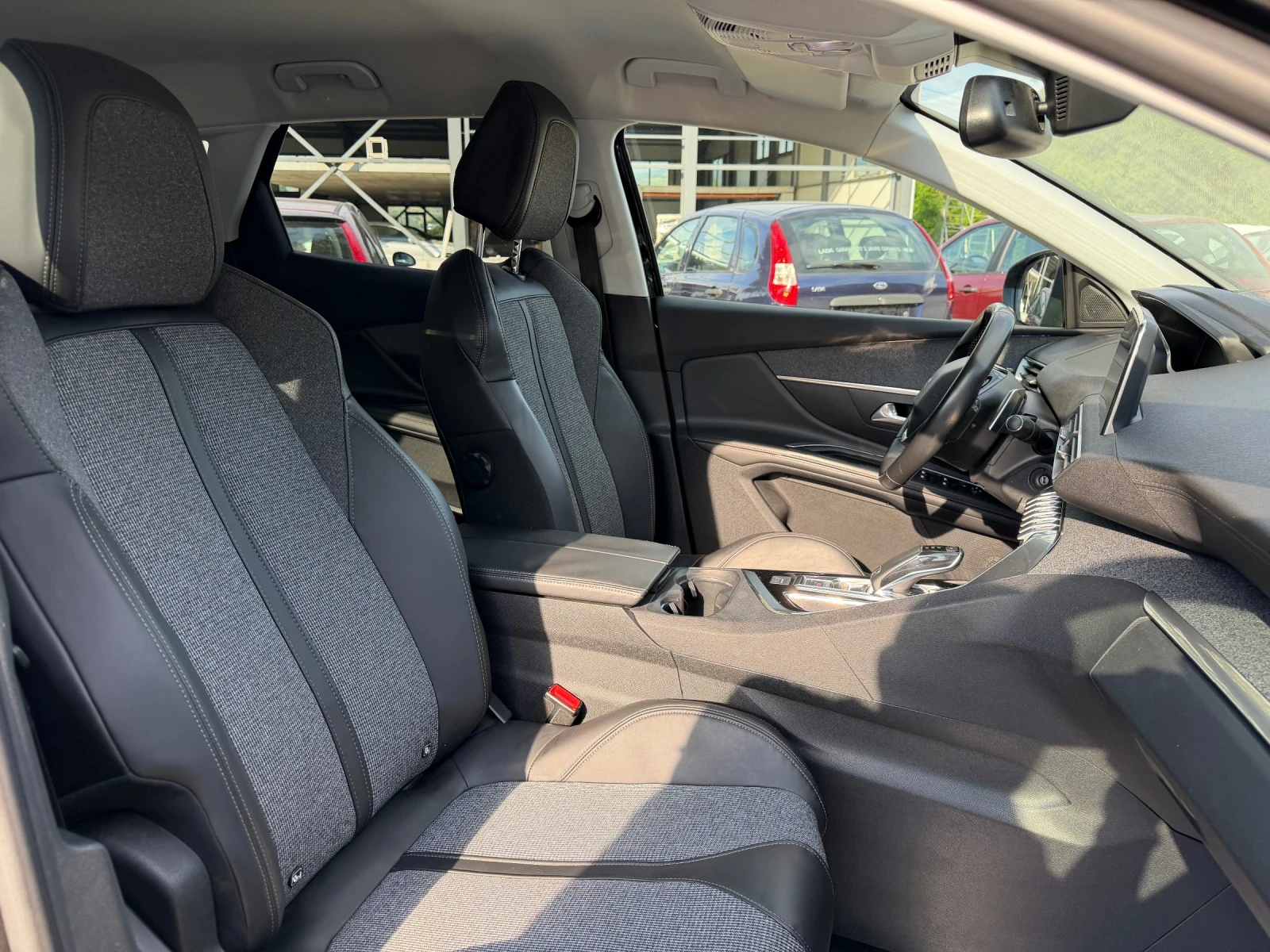 Peugeot 3008 1.6THP/Camera/Navi/96.000км!!, снимка 13 - Автомобили и джипове - 54600537