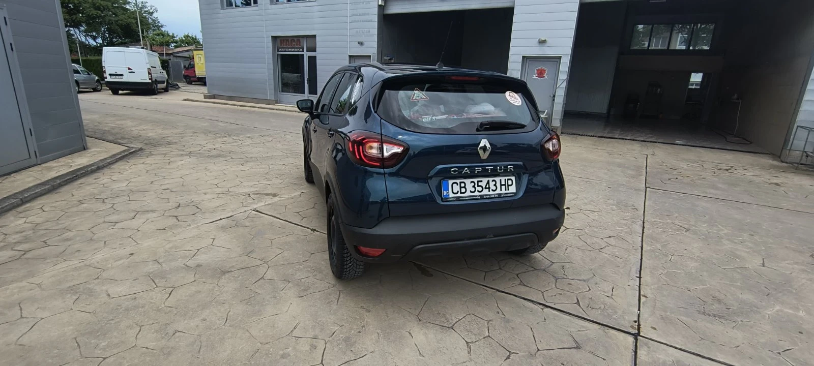 Renault Captur, снимка 3 - Автомобили и джипове - 54764335