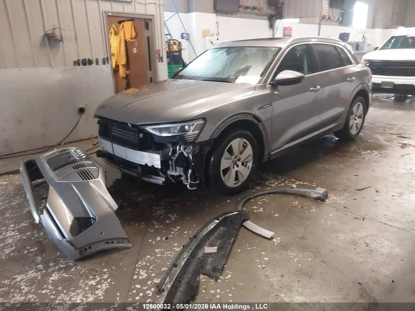 Audi E-Tron Prestige, снимка 12 - Автомобили и джипове - 54808633