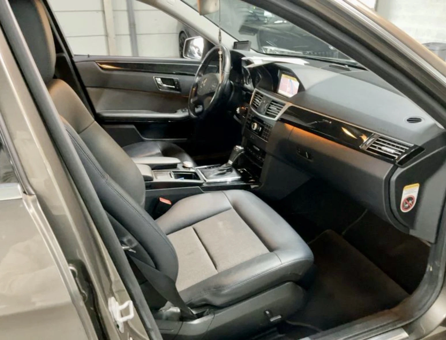 Mercedes-Benz E 200 CDI Навигация, снимка 7 - Автомобили и джипове - 54870555