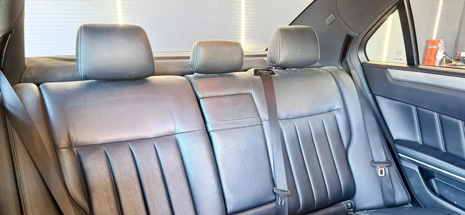 Mercedes-Benz E 350 AMG* 4M* Bluetec* Pano* Подгрев*  ЛИЗИНГ , снимка 15 - Автомобили и джипове - 55890300