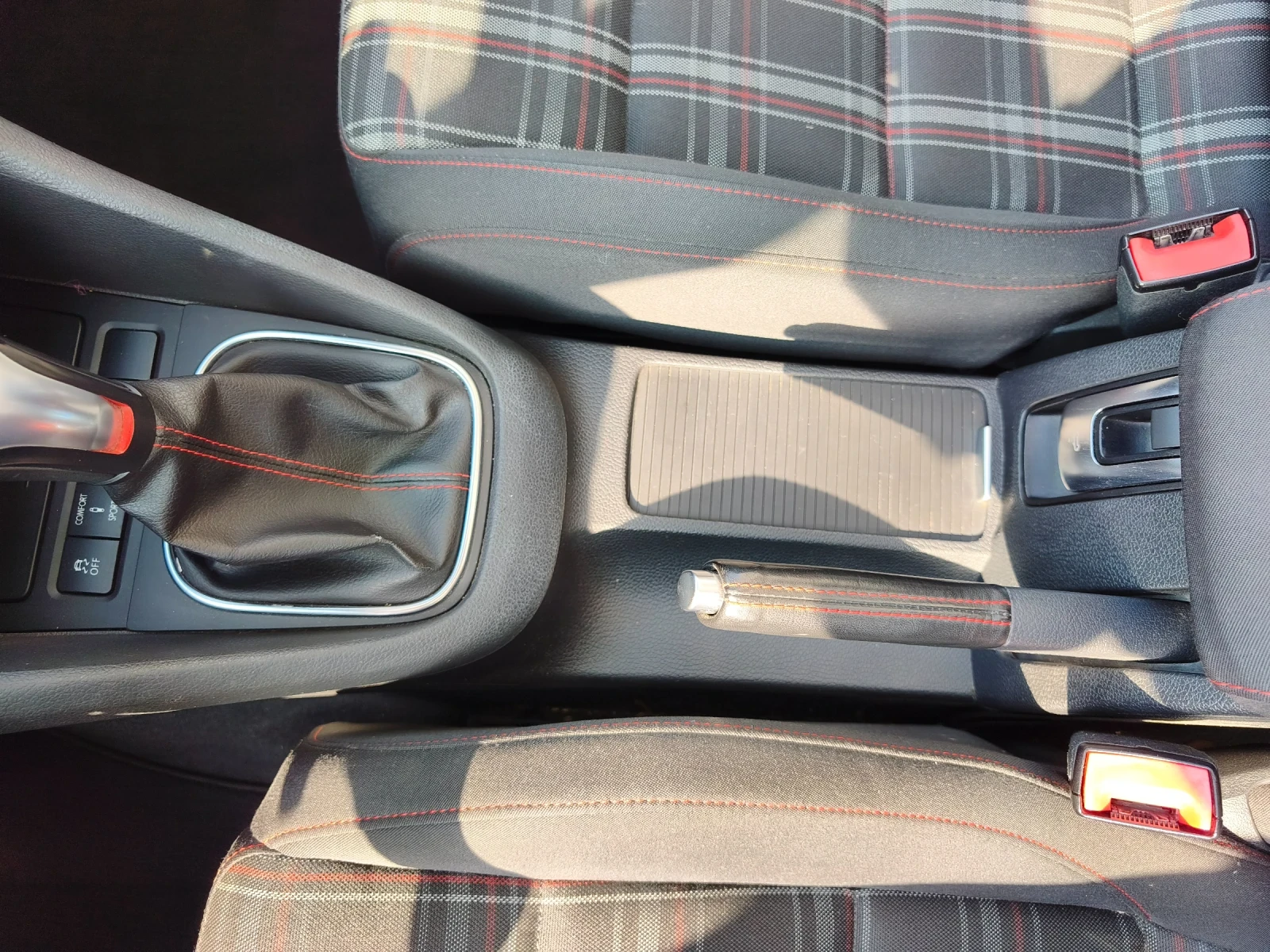 VW Golf, снимка 11 - Автомобили и джипове - 56436378