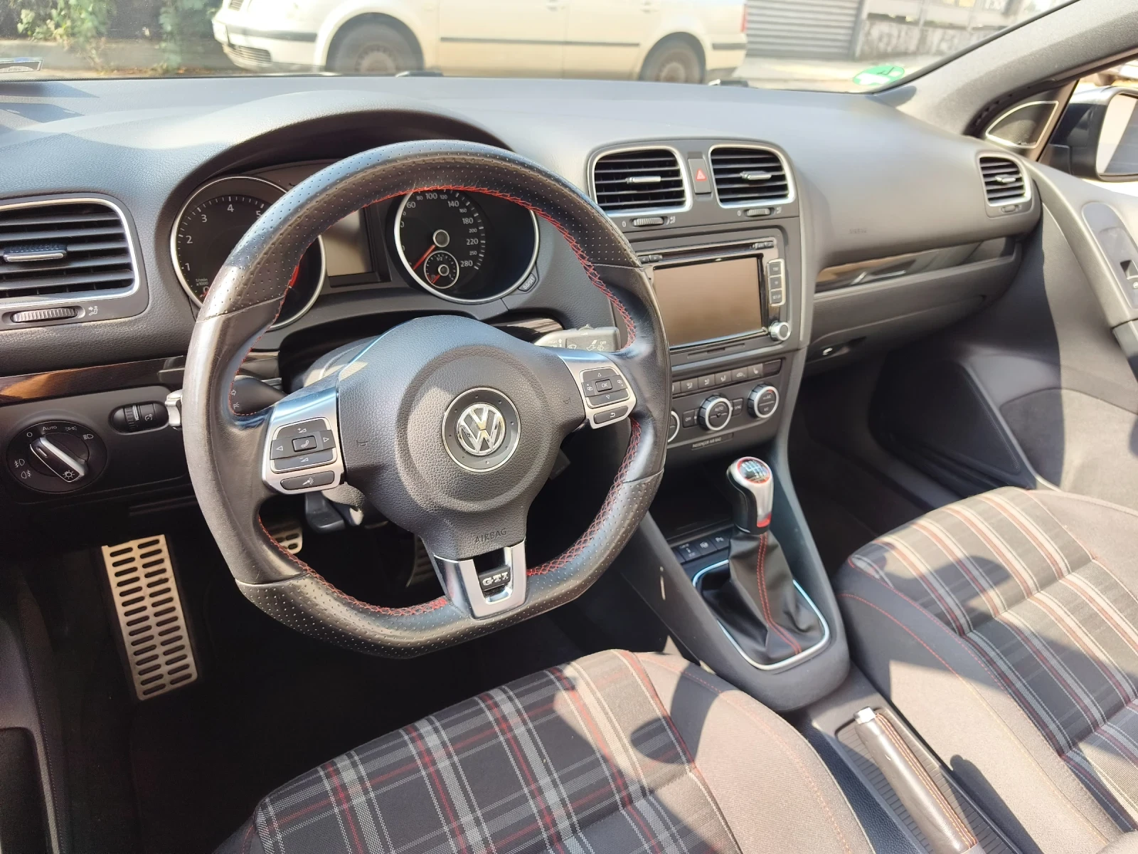 VW Golf, снимка 8 - Автомобили и джипове - 56436378