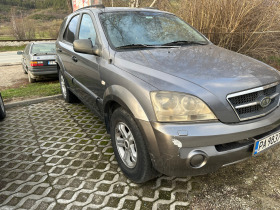 Kia Sorento 2.5CRDI, снимка 3 - Автомобили и джипове - 44774523