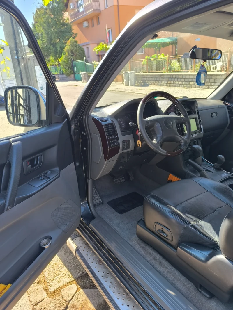 Mitsubishi Pajero, снимка 10 - Автомобили и джипове - 46958513